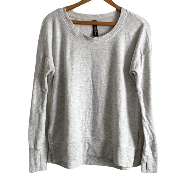 Yogalicious Split Hem Gray Pull over Top size Medium - Picture 1 of 15